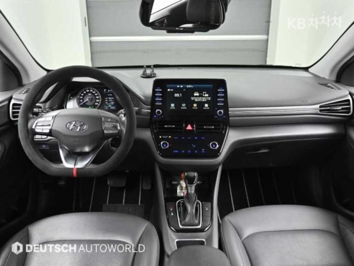 Hyundai IONIQ I 8