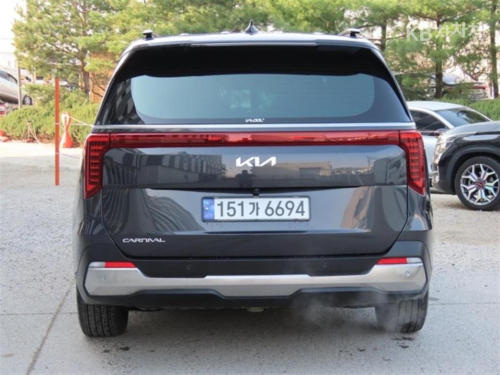 2025 - kia carnival