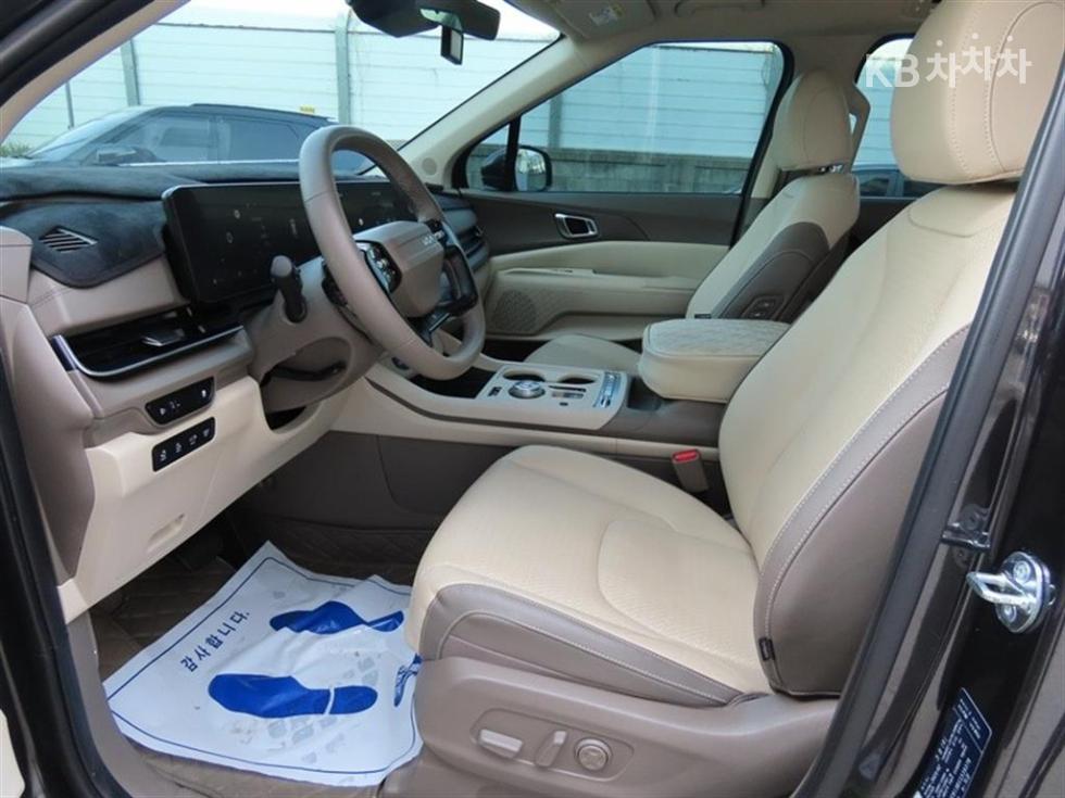 2025 - kia carnival