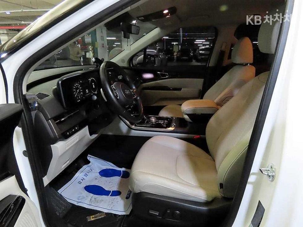 2021 - kia carnival