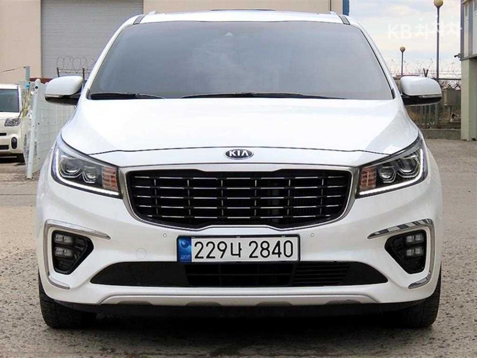 2020 - kia carnival
