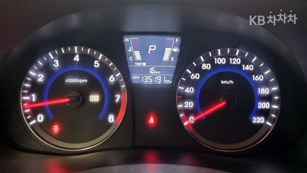 2013 - hyundai accent