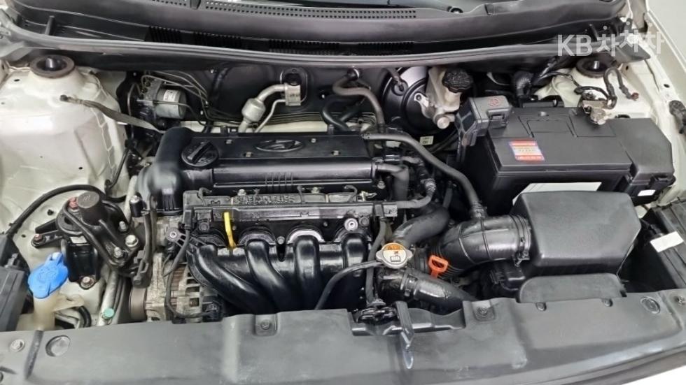 2013 - hyundai accent