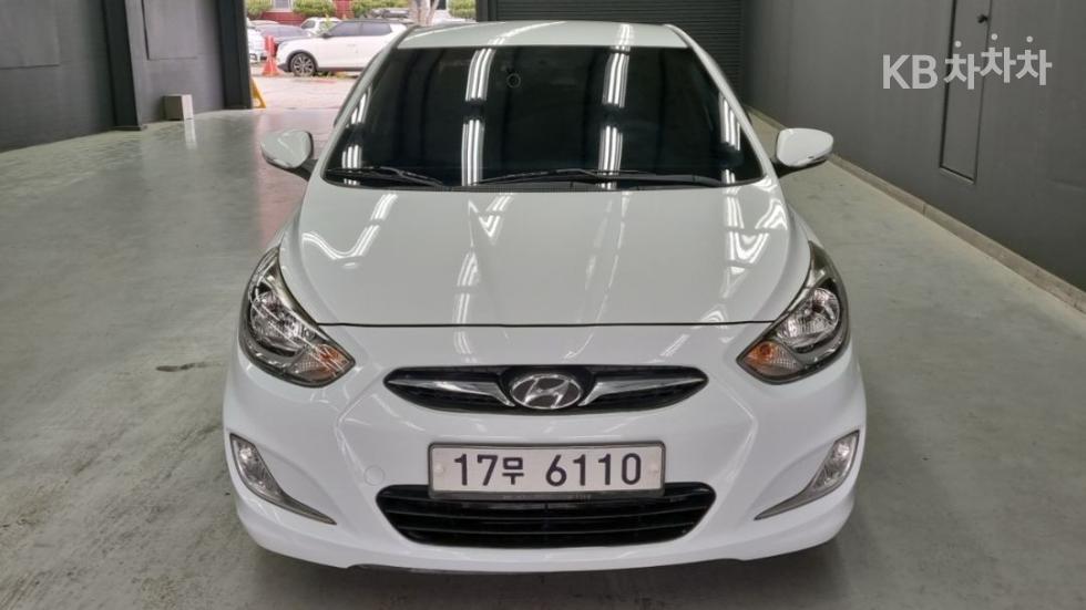 2013 - hyundai accent