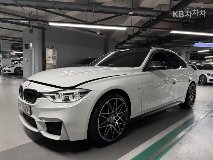 BMW 3 Series New 320i Sedan Luxury F30 13