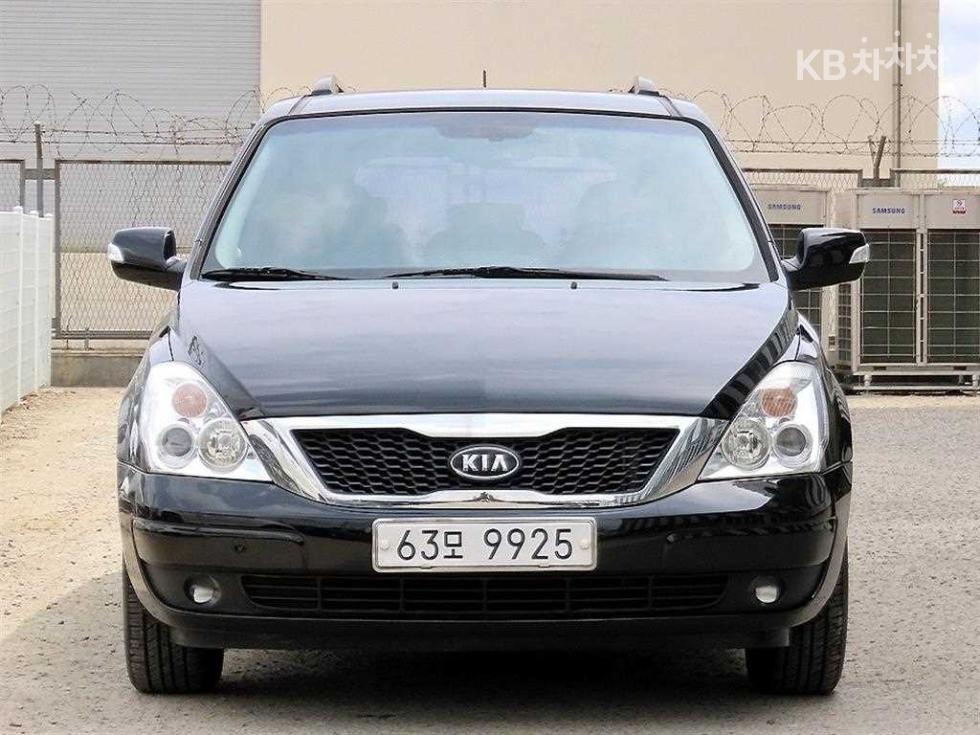 2011 kia carnival