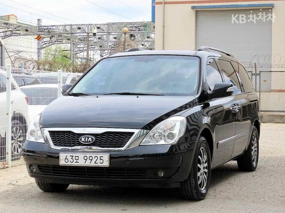 2011 - kia carnival