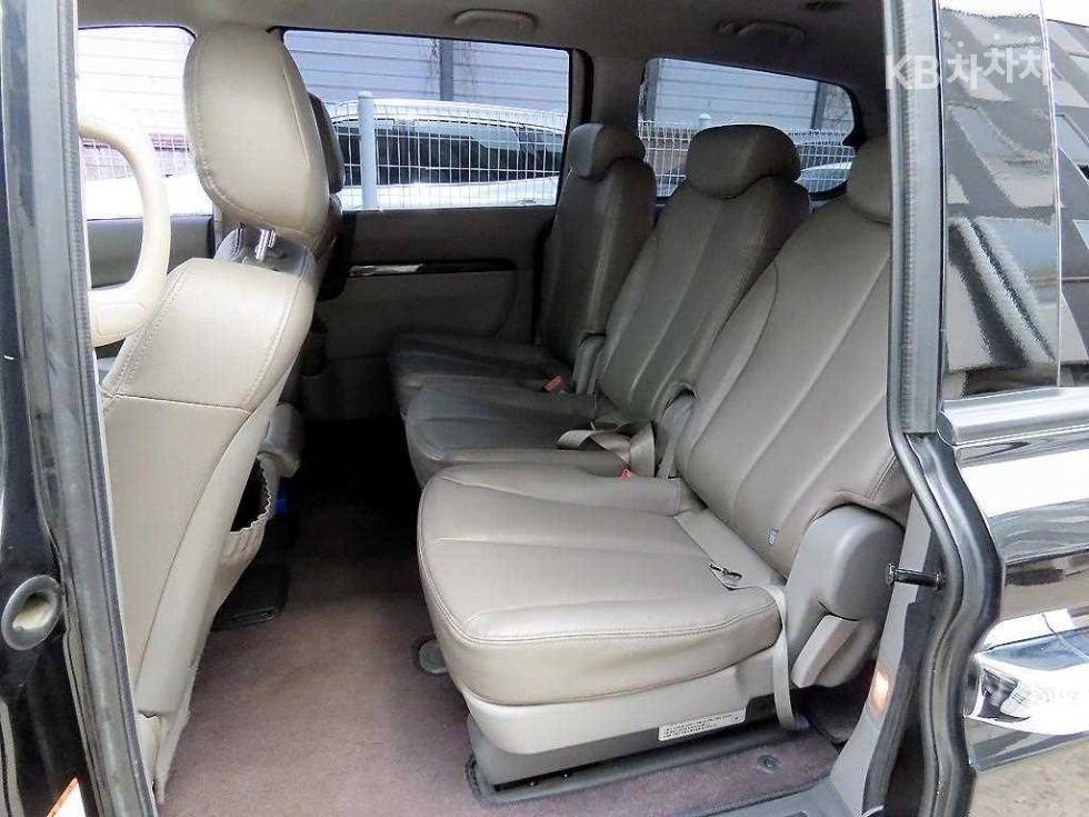 2011 - kia carnival