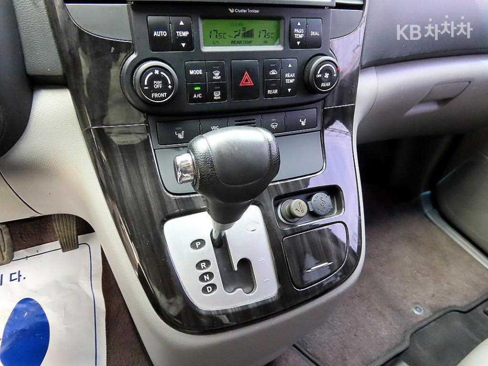 2011 - kia carnival