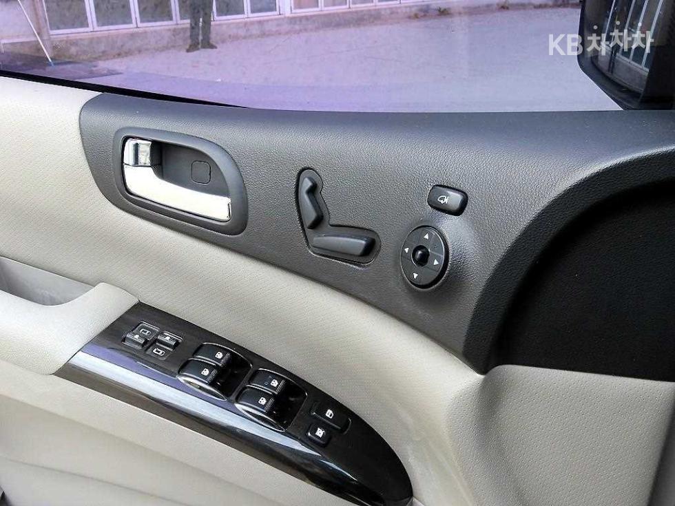 2011 - kia carnival