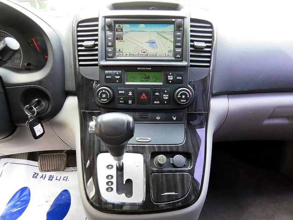 2011 - kia carnival