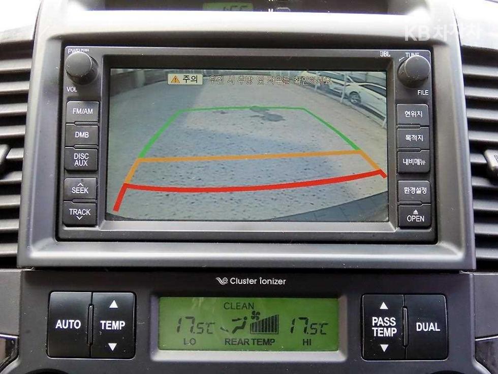 2011 - kia carnival