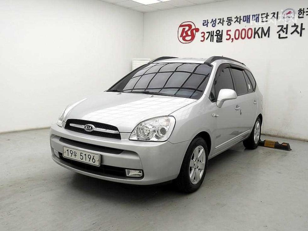 Kia Carens — miniaturë 2