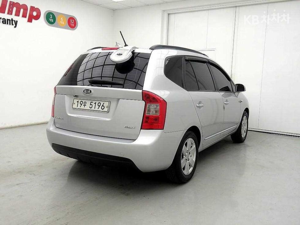Kia Carens — miniaturë 4