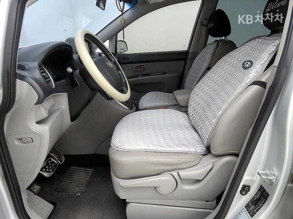 Kia Carens — miniaturë 6