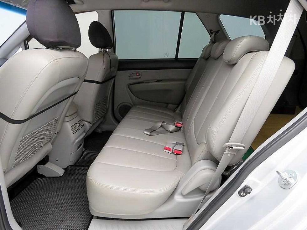Kia Carens — miniaturë 7