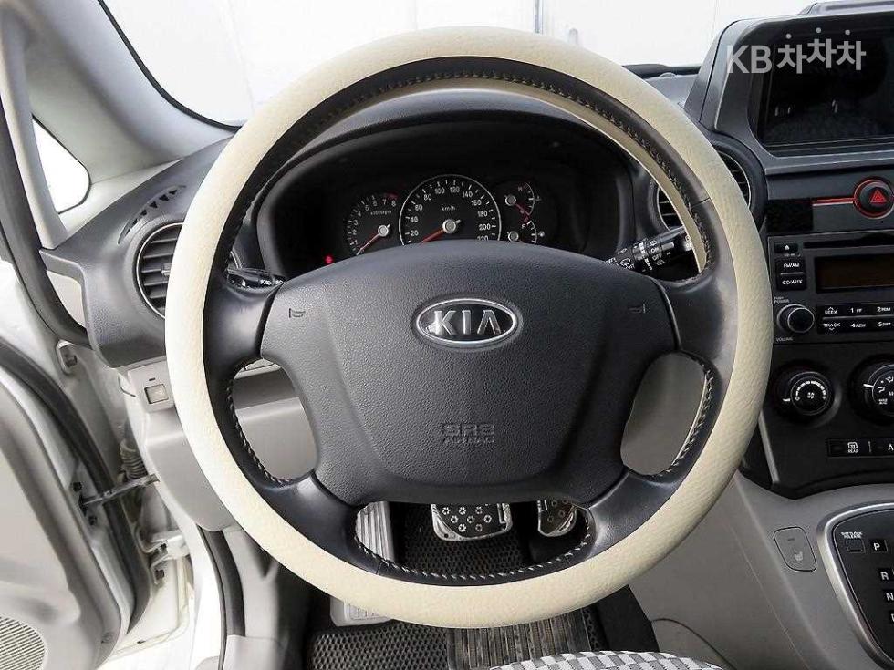 Kia Carens — miniaturë 11