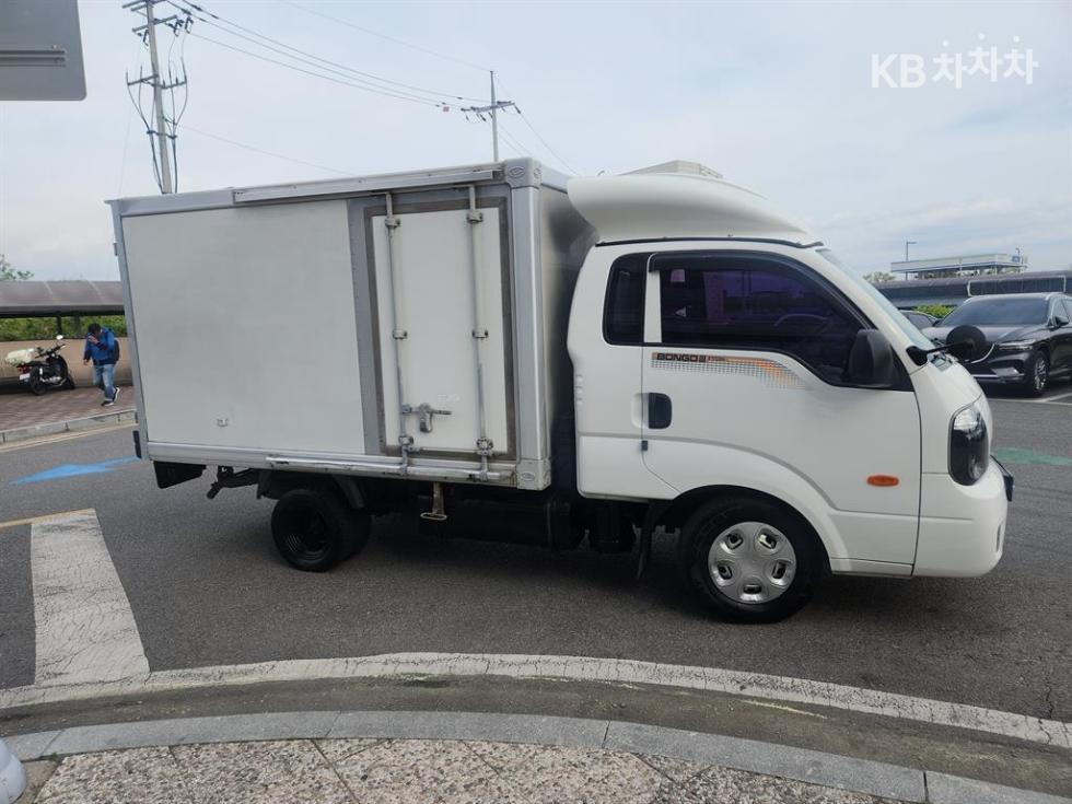 2014 - kia bongo iii