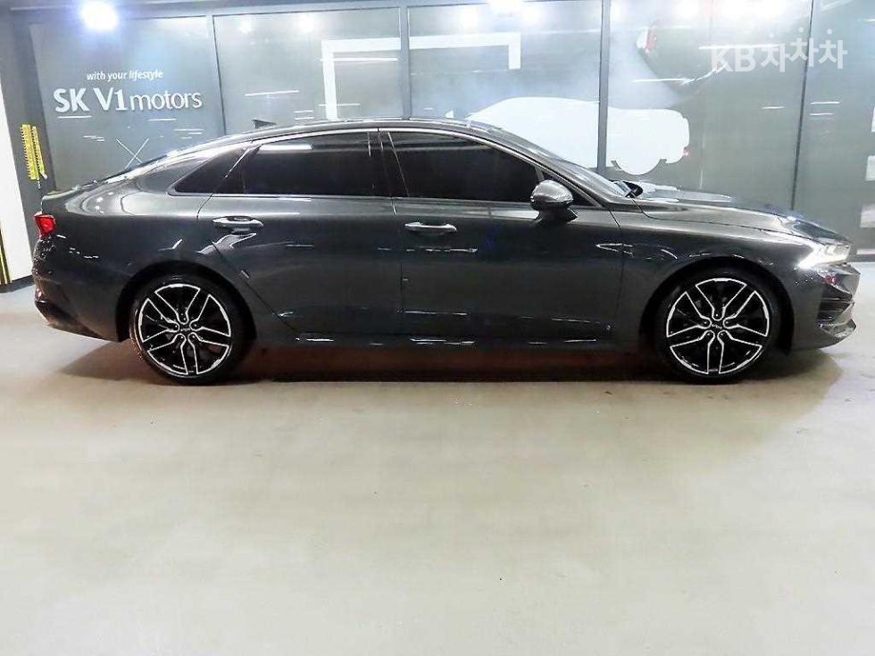 2022 - kia k5