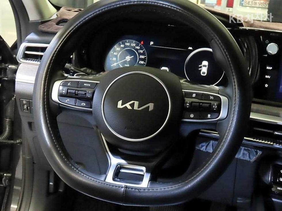 2022 - kia k5