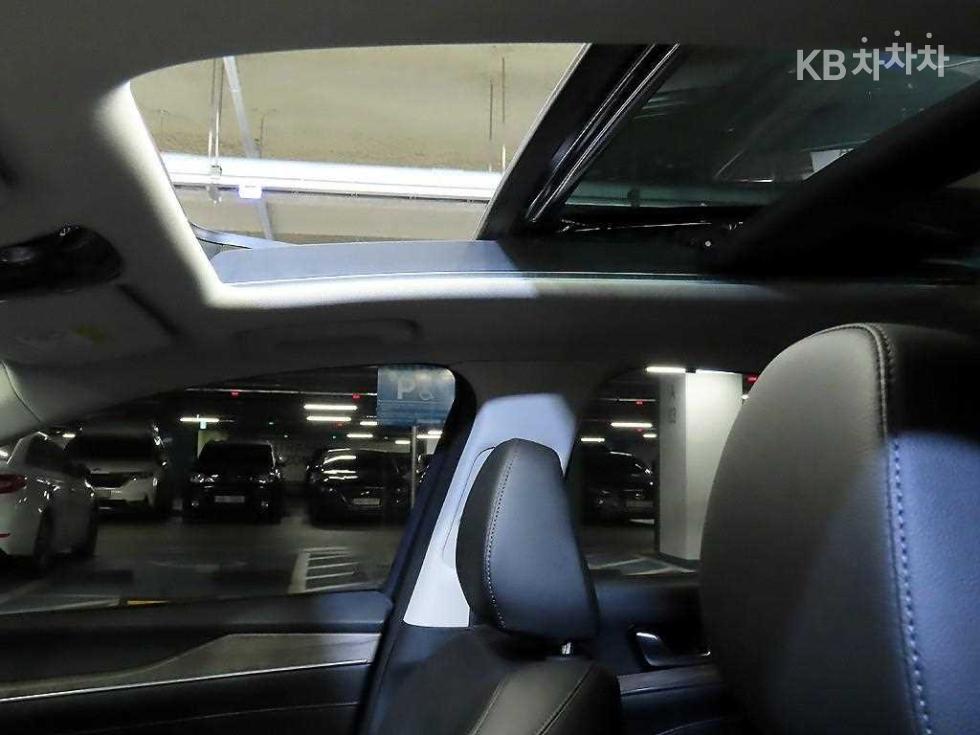 2022 - kia k5