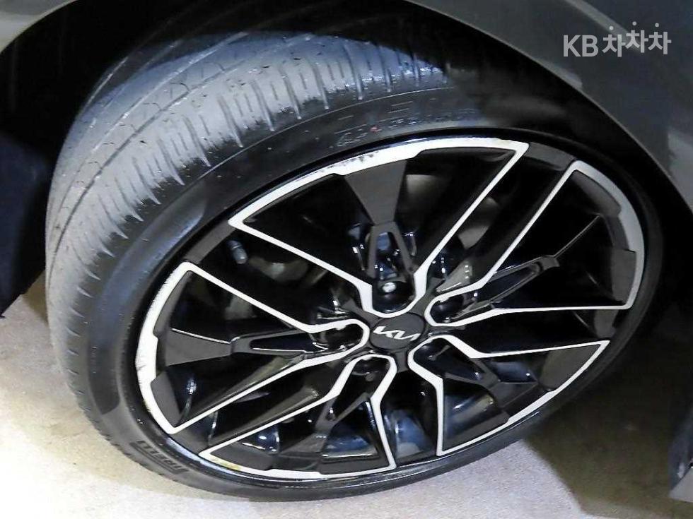 2022 - kia k5