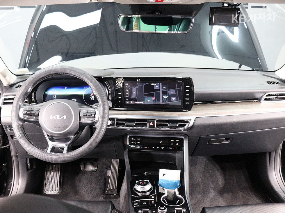 2023 - kia k5