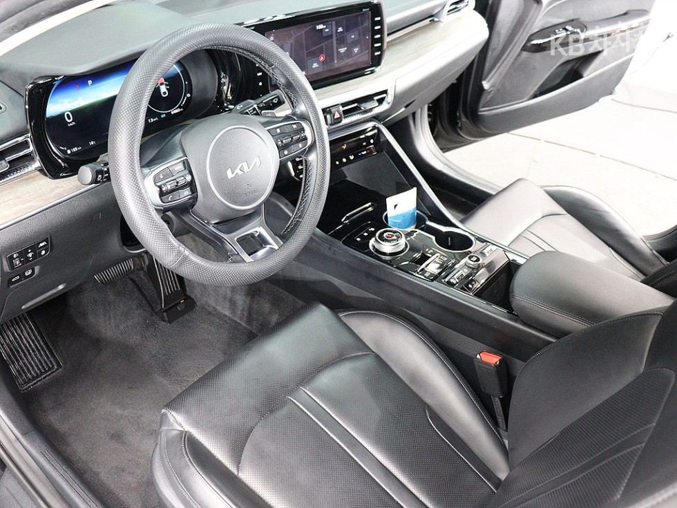 2023 - kia k5