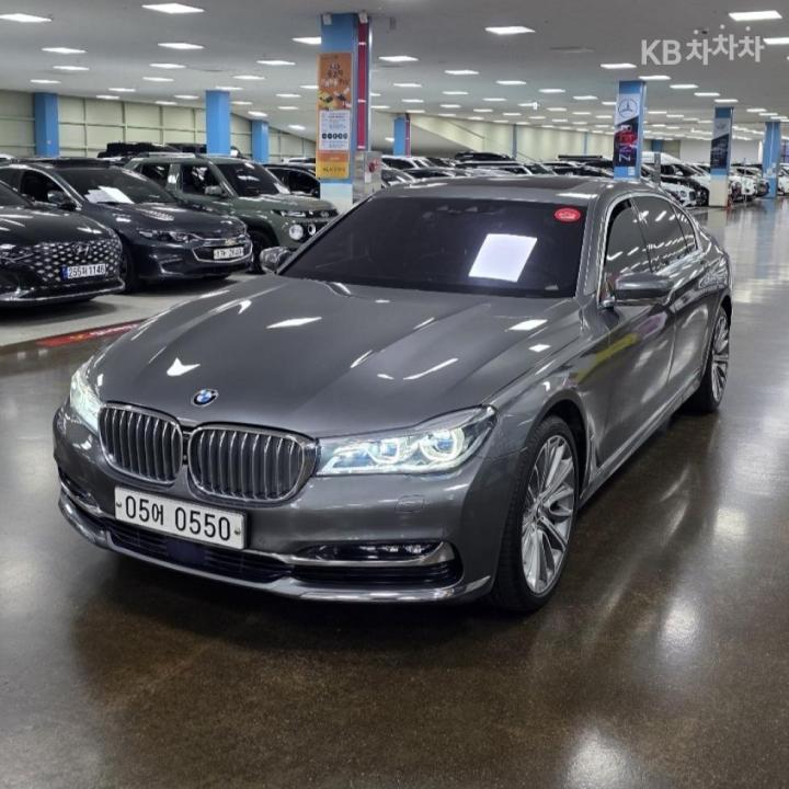 BMW 7 Series G11 750Li xDrive Base Type