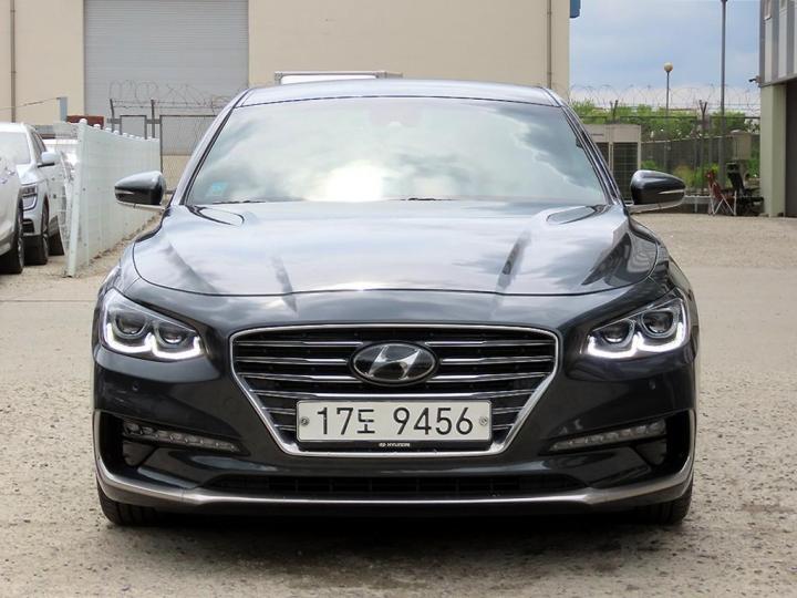 Hyundai Grandeur IG 3.0 Exclusive Base Type