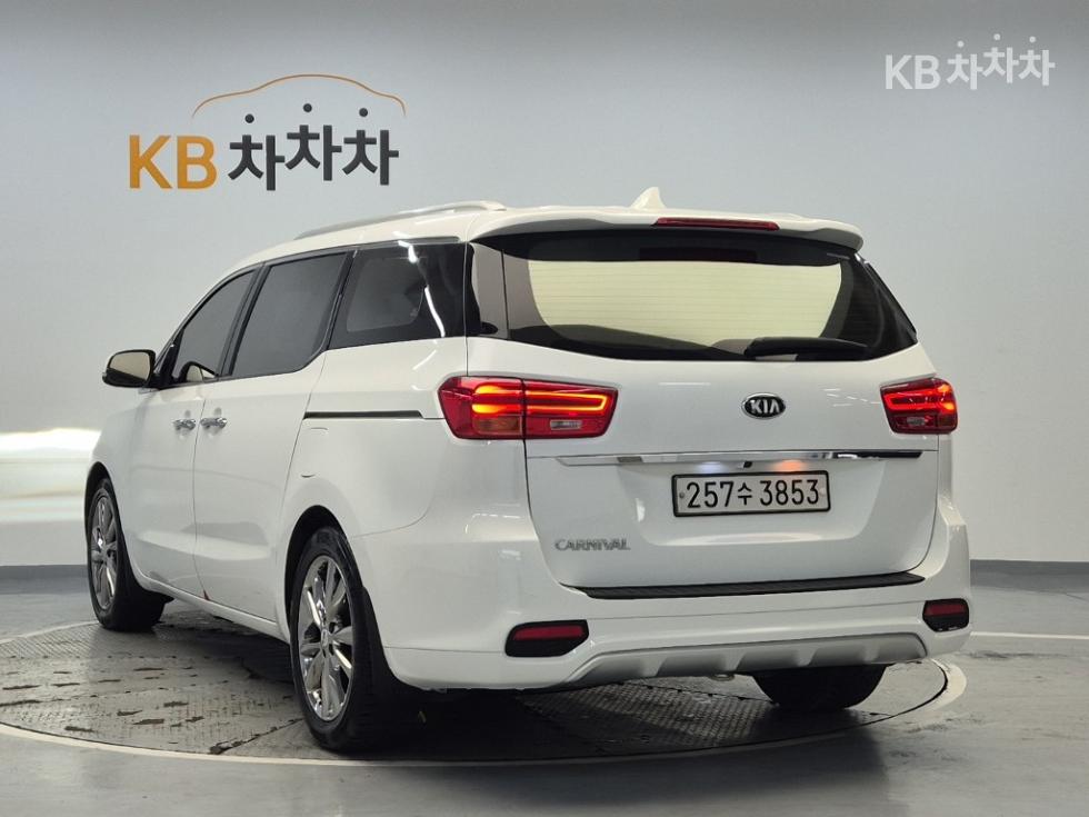 2019 - kia carnival