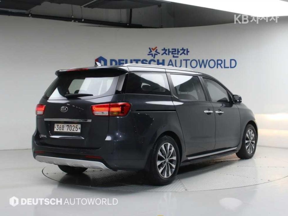 2017 - kia carnival
