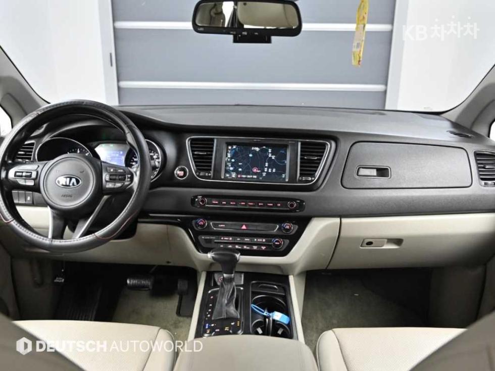 2017 - kia carnival