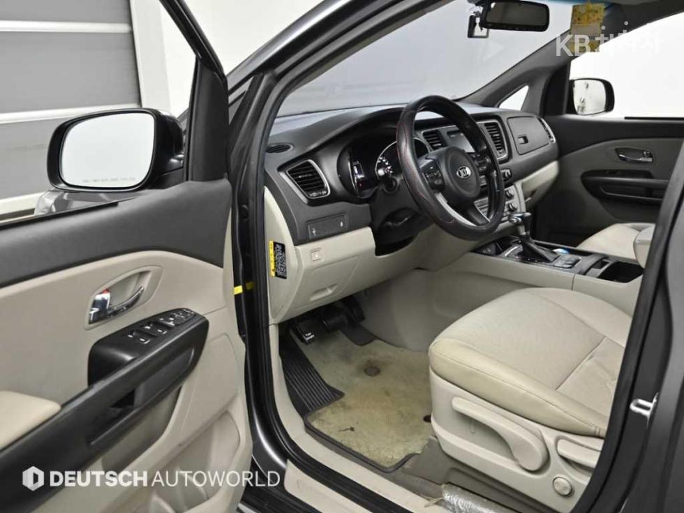 2017 - kia carnival