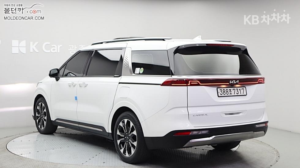 2023 - kia carnival