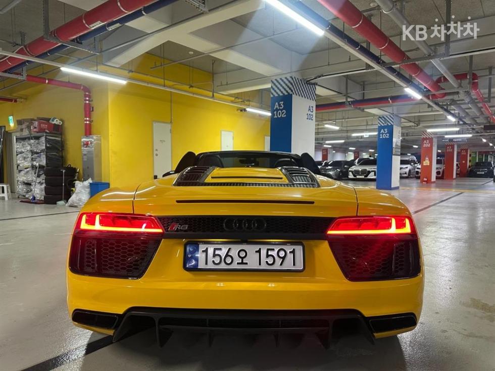 Audi R8 — miniaturë 2