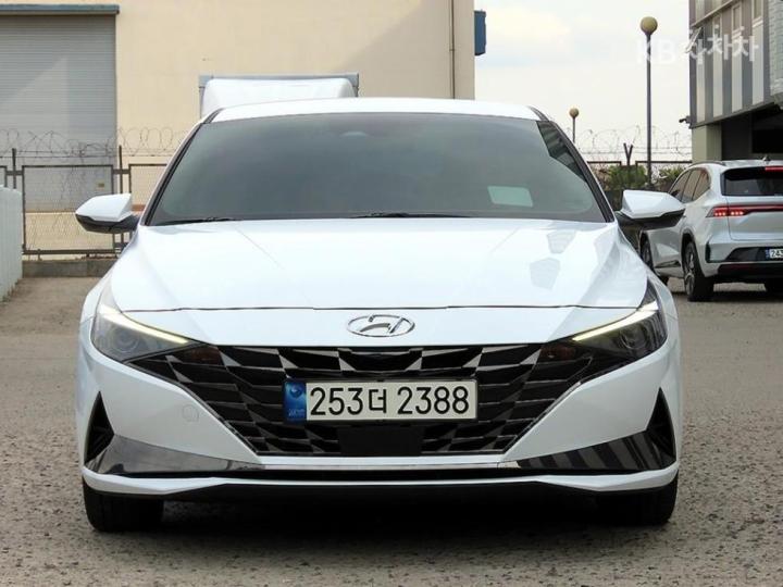 Hyundai Avante Hybrid CN7 Modern