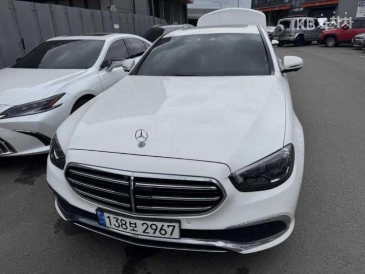 Mercedes-Benz E-Class W213 E350 4MATIC Exclusive