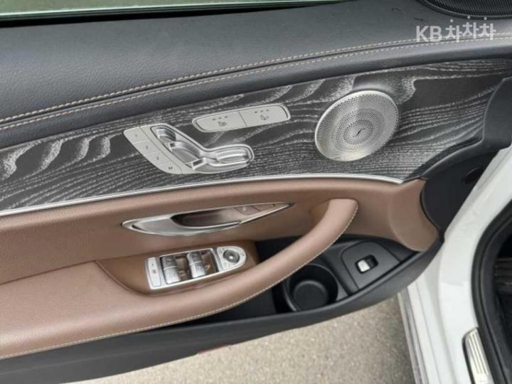 Mercedes-Benz E-Class W213 E350 4MATIC Exclusive — фото 5