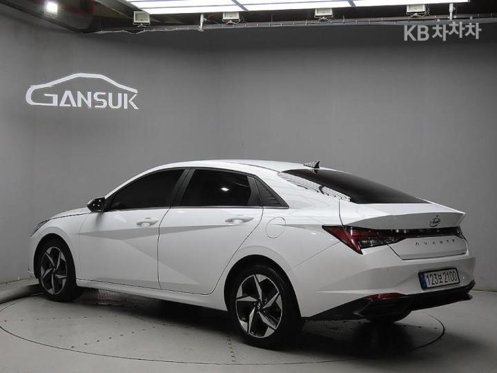 Hyundai Avante CN7 1.6 Gasoline Inspiration — фото 3