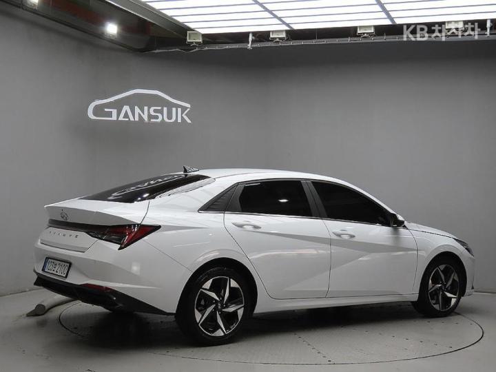 Hyundai Avante CN7 1.6 Gasoline Inspiration — фото 4