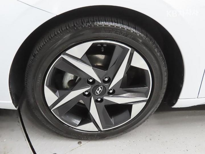 Hyundai Avante CN7 1.6 Gasoline Inspiration — фото 5