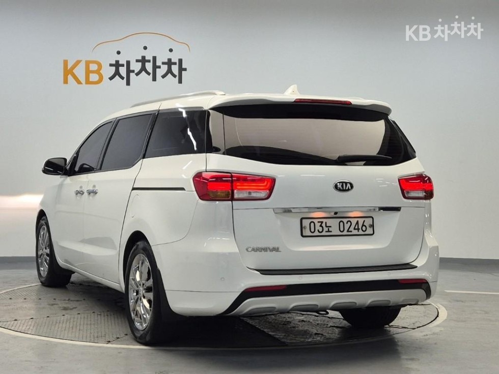 2017 - kia carnival