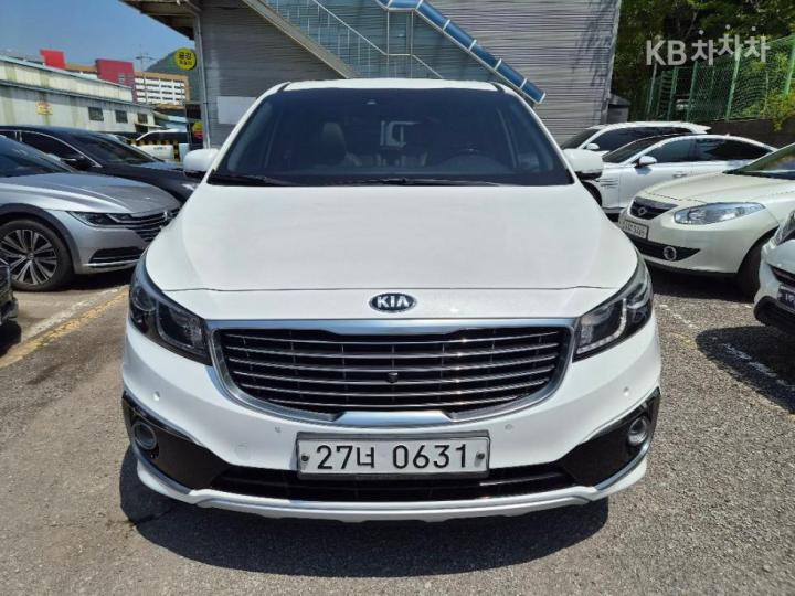 Kia Carnival 2.2 Diesel Limousine President 3