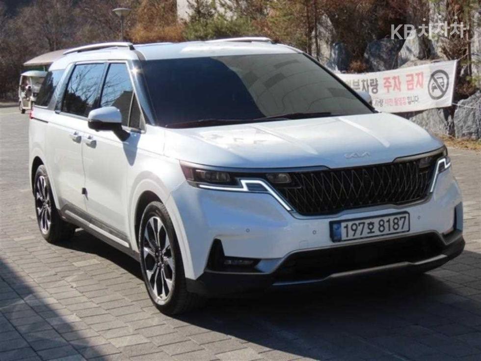 2023 - kia carnival