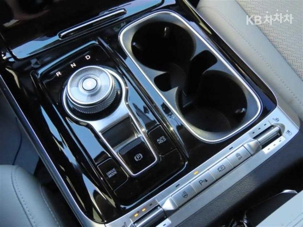2023 - kia carnival