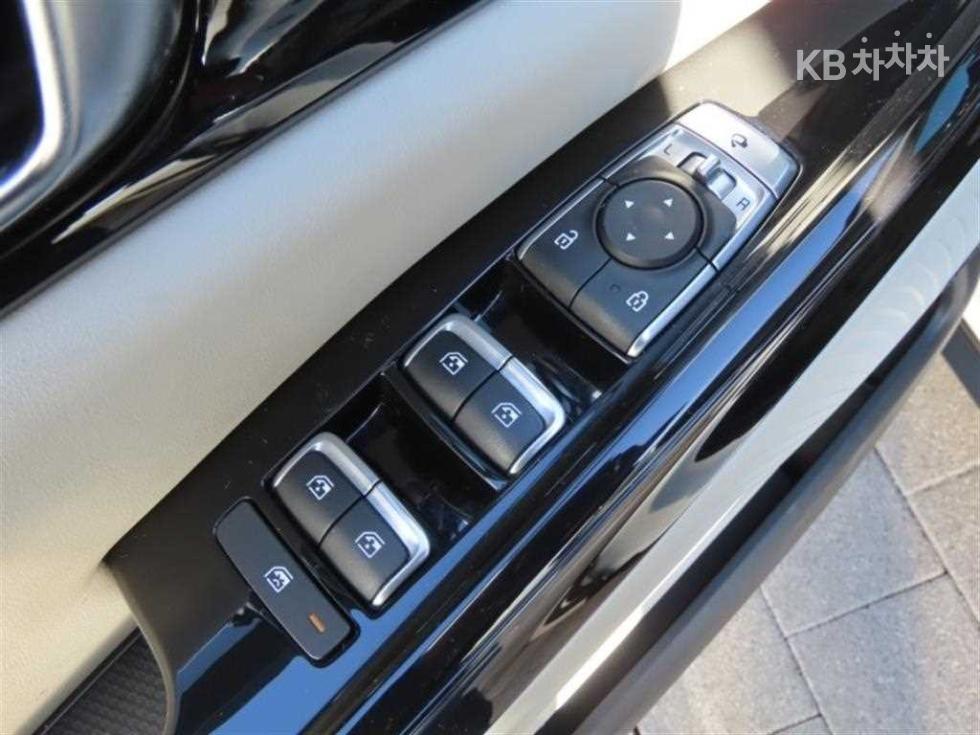 2023 - kia carnival