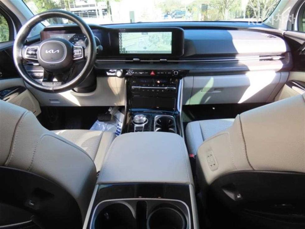 2023 - kia carnival
