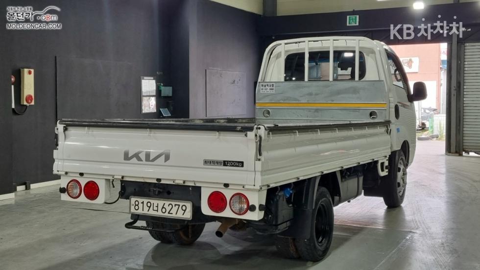 2022 - kia bongo iii