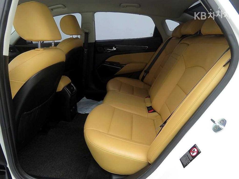 2021 - kia k7